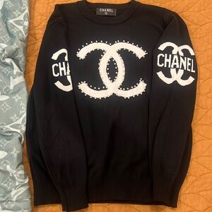 AMAZING QUALITY BLACK & WHITE SWEATER